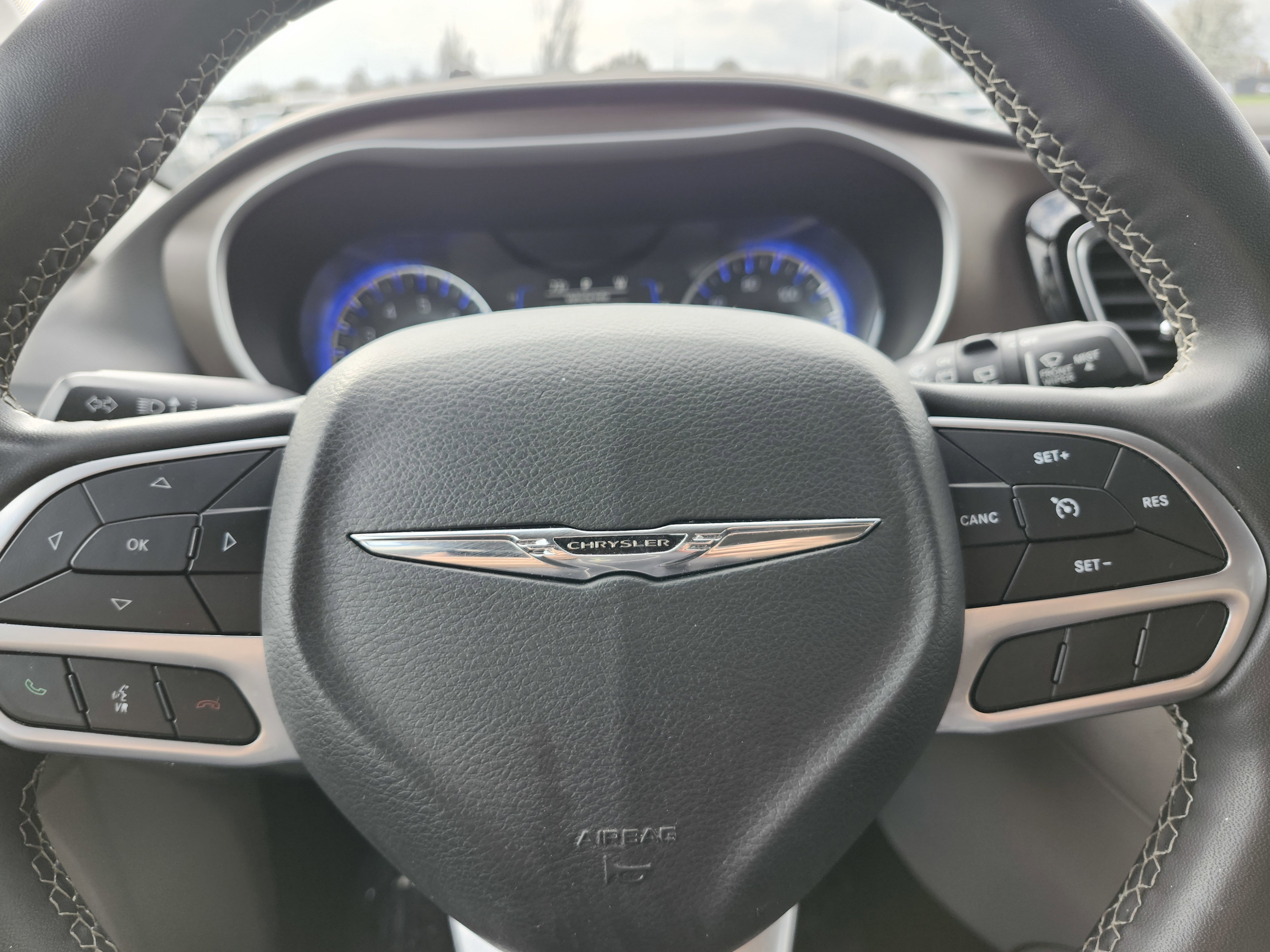 Used 2022 Chrysler Voyager LX image 20
