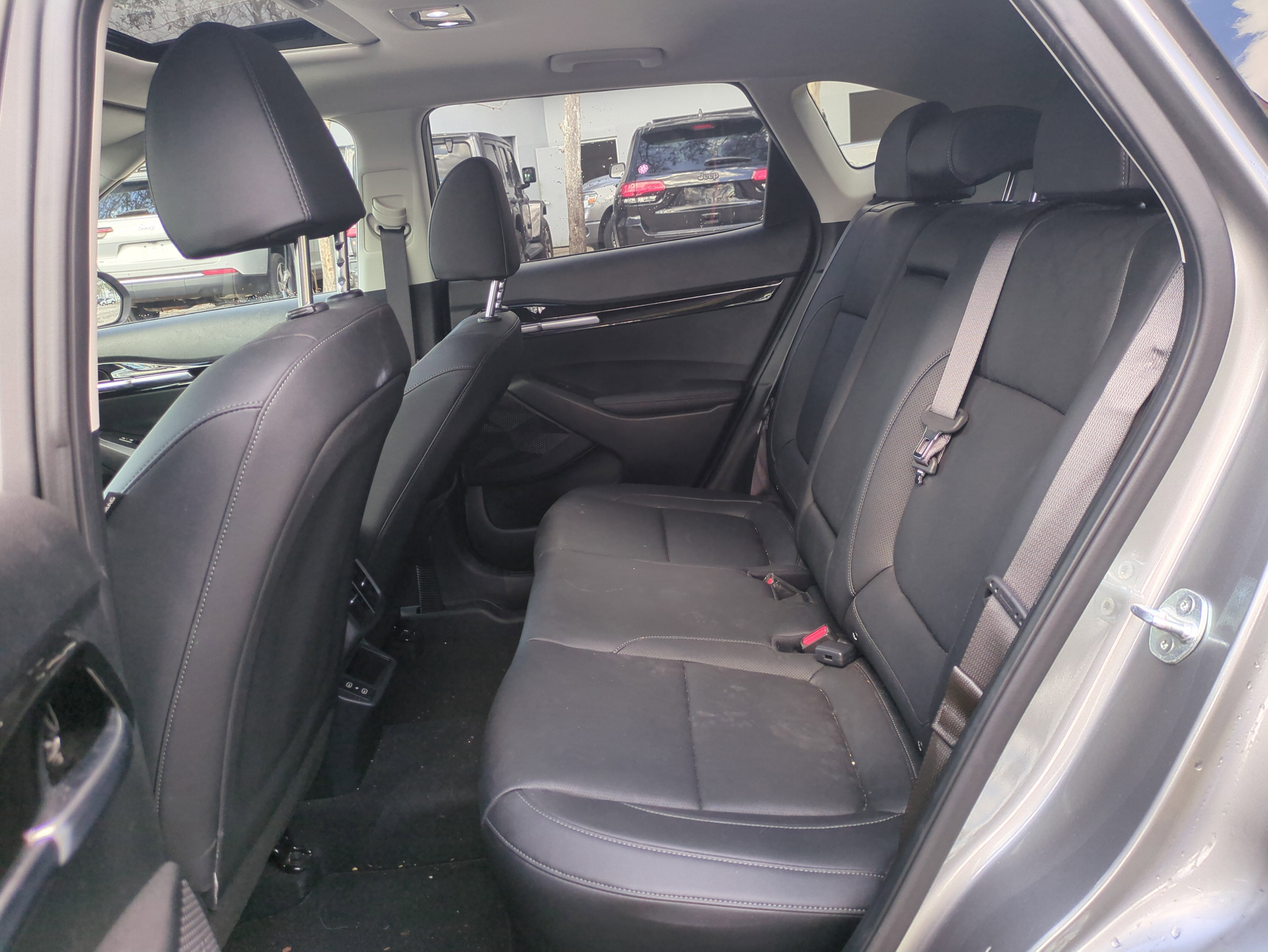 Used 2024 Kia Seltos EX image 14