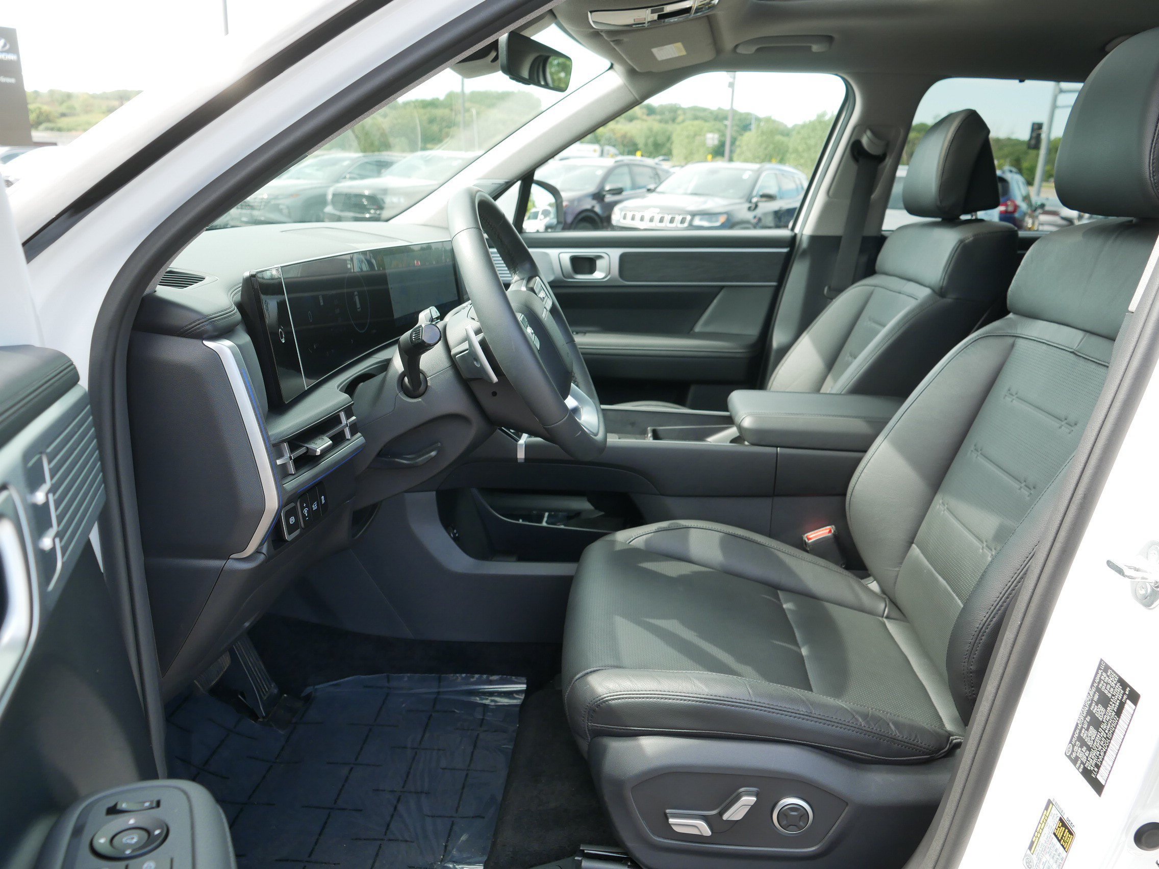 Used 2025 Hyundai Santa Fe Limited AWD/4WD image 12