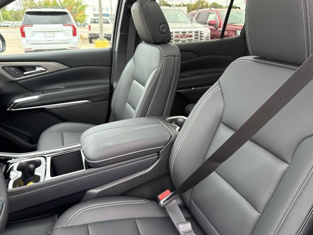 New 2027 Chevrolet Traverse LT w/ Sun and Wheel Package FWD image 5