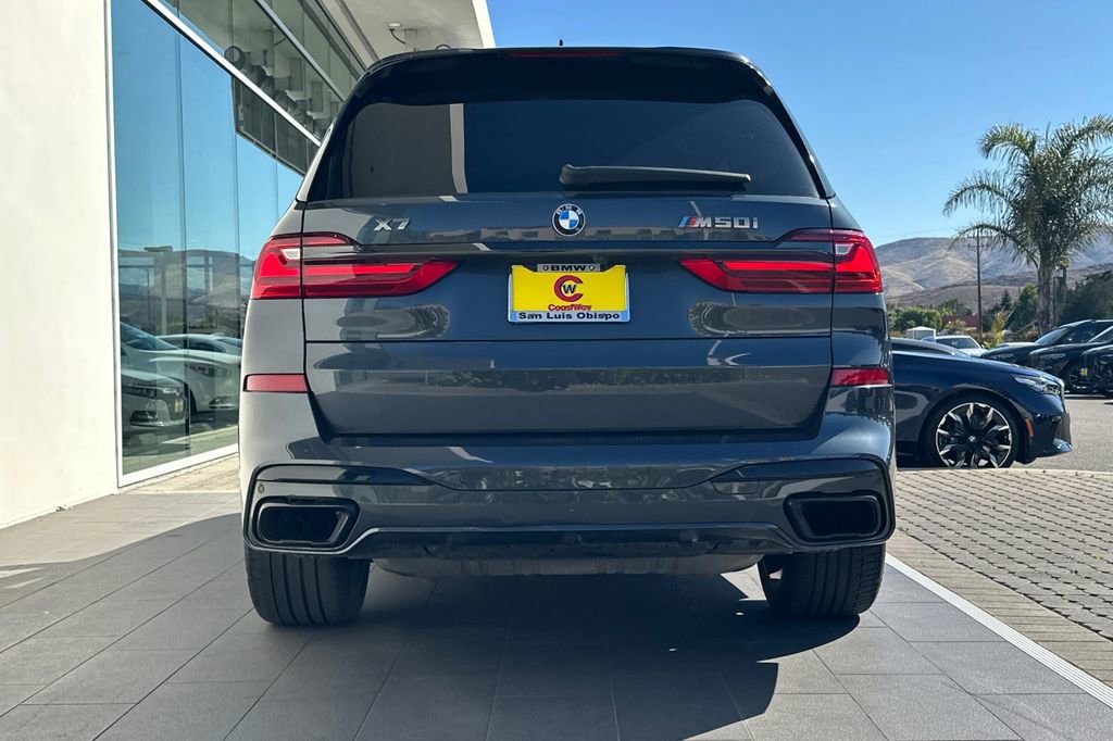 Used 2022 BMW X7 M50i image 4