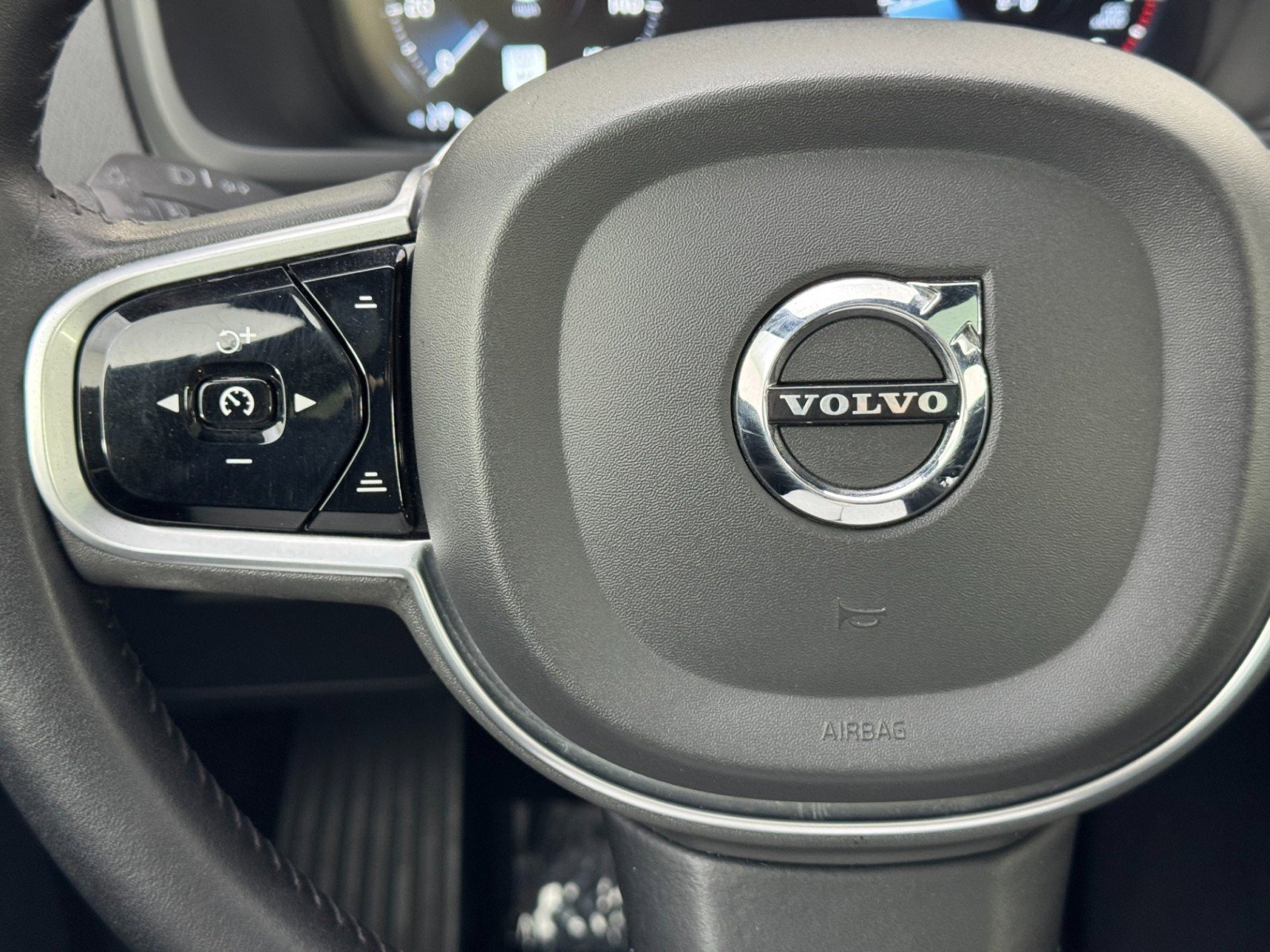 Used 2020 Volvo XC90 T6 Momentum image 19