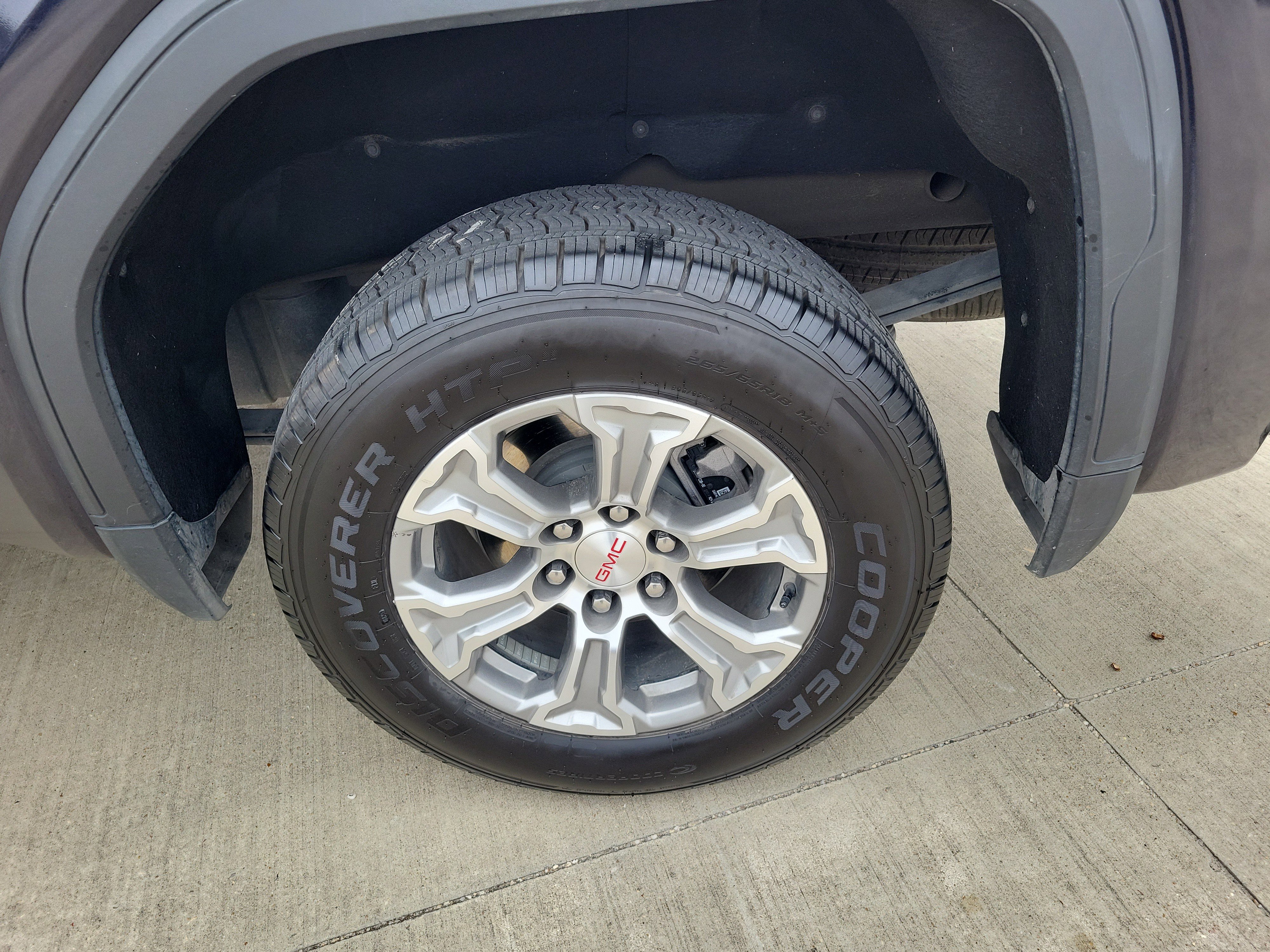 Used 2025 GMC Sierra 1500 SLT image 25