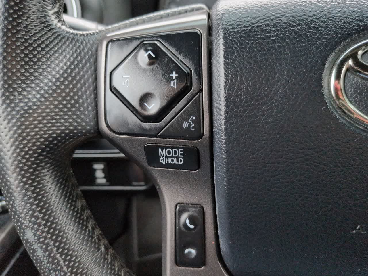 Used 2017 Toyota Tacoma TRD Sport RWD image 21