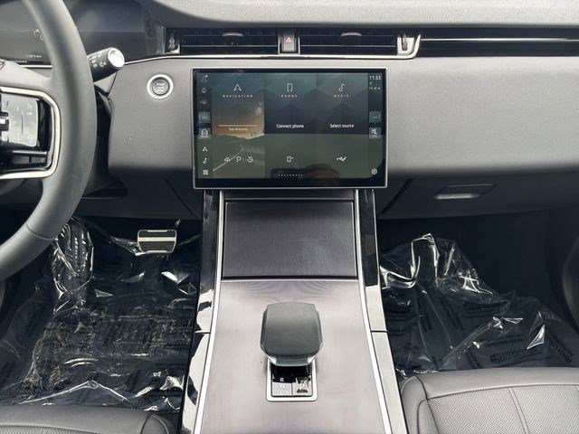 New 2026 Land Rover Range Rover Evoque Dynamic SE image 17
