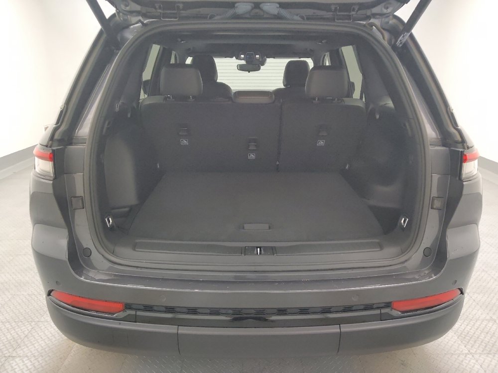 Used 2023 Jeep Grand Cherokee Altitude AWD/4WD image 29