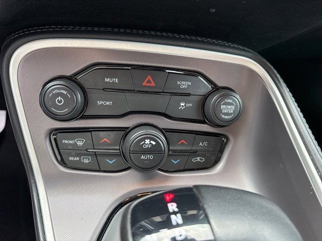 Used 2022 Dodge Challenger SXT image 14