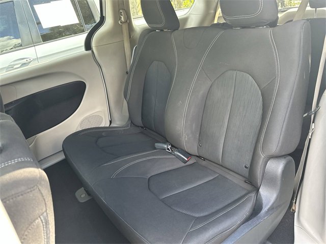 Used 2021 Chrysler Voyager L image 26