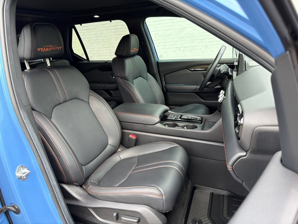 Used 2025 Honda Pilot TrailSport image 14