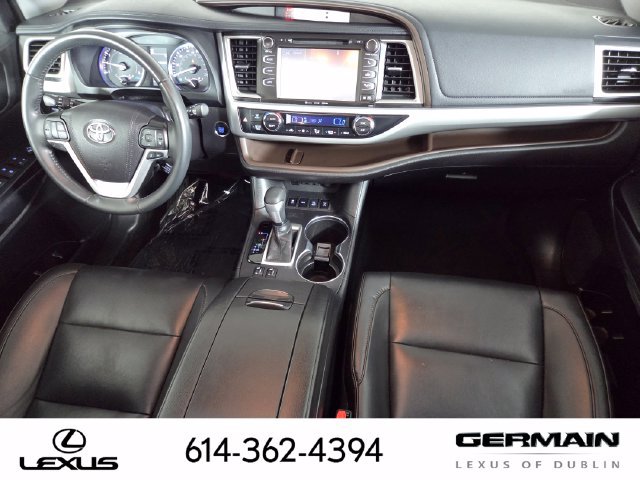 Used 2019 Toyota Highlander XLE AWD/4WD image 28