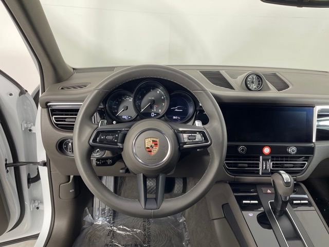 New 2025 Porsche Macan image 39
