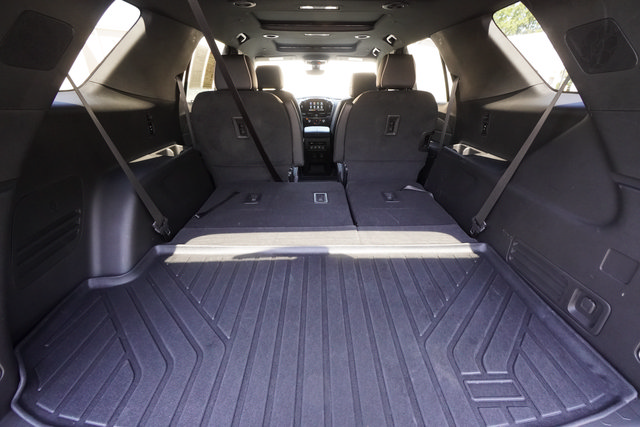 Used 2023 Chevrolet Traverse Premier w/ Redline Edition FWD image 28
