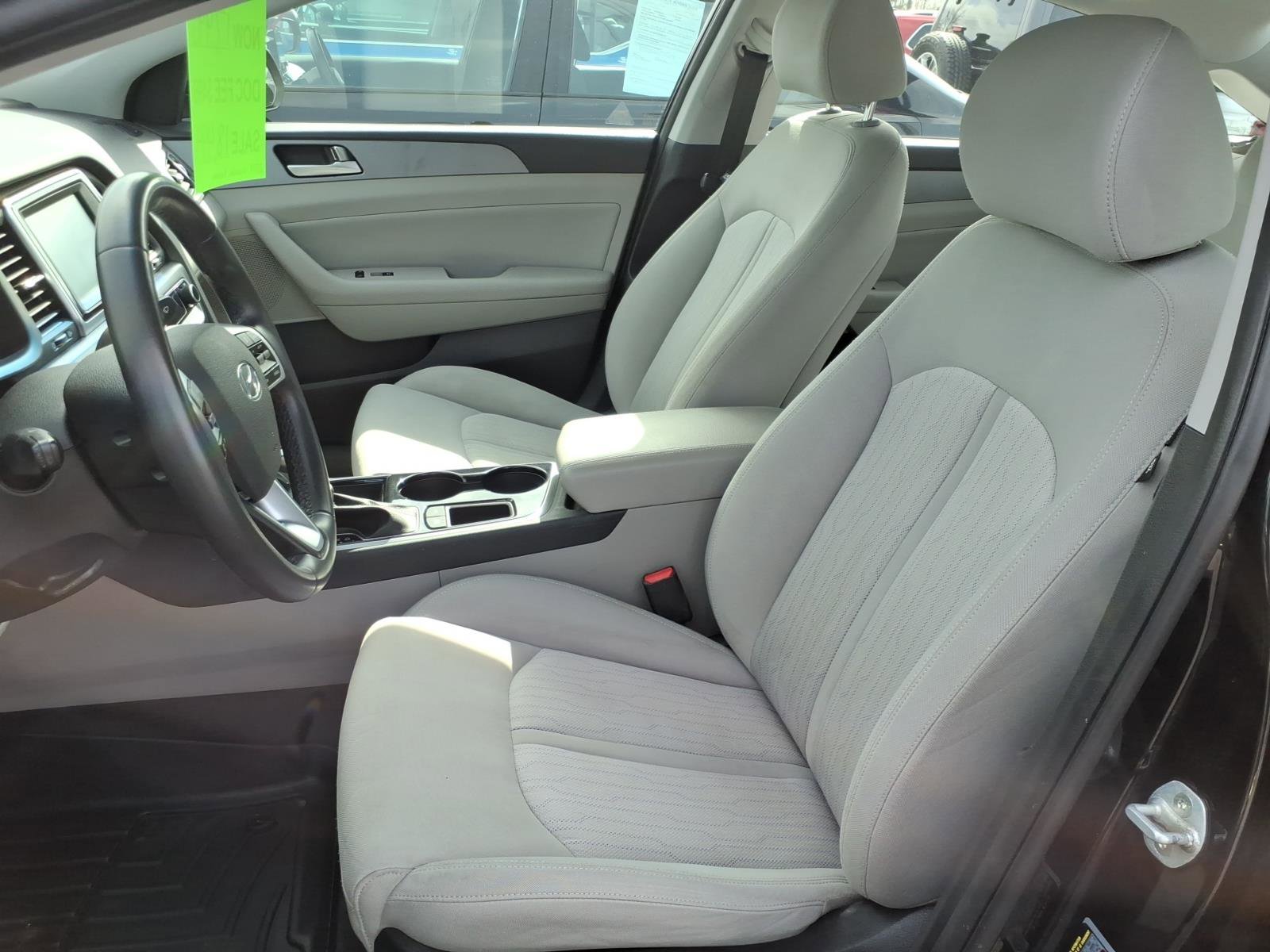 Used 2019 Hyundai Sonata Plug-In Hybrid image 6