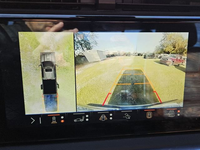 Used 2025 GMC Sierra 2500 Denali Ultimate image 9