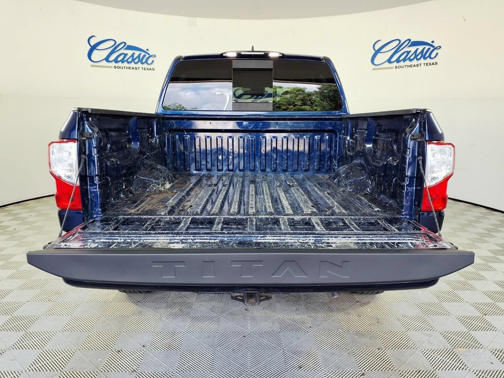 Used 2023 Nissan Titan SV RWD image 5