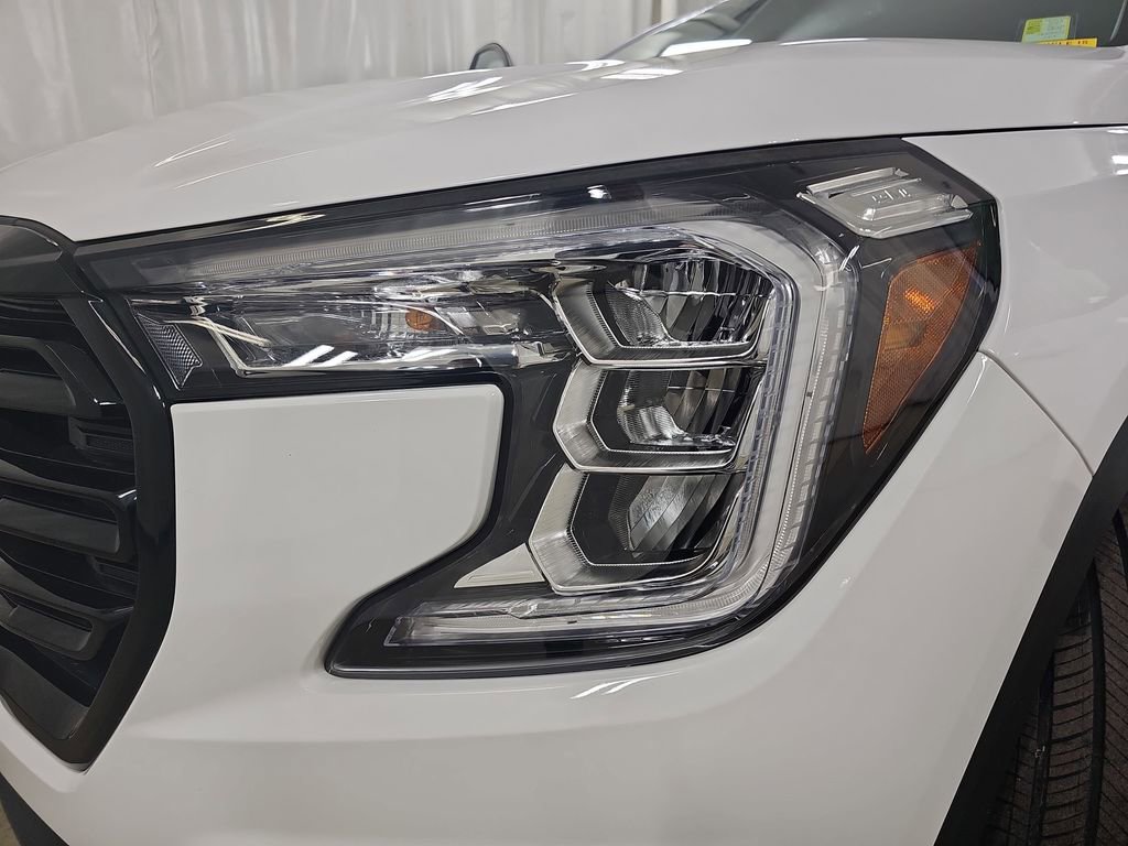 Certified 2023 GMC Terrain SLE w/ Driver Convenience Package image 36