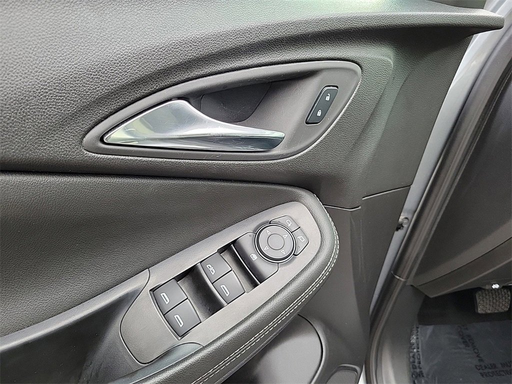 Used 2024 Buick Encore GX Sport Touring image 19