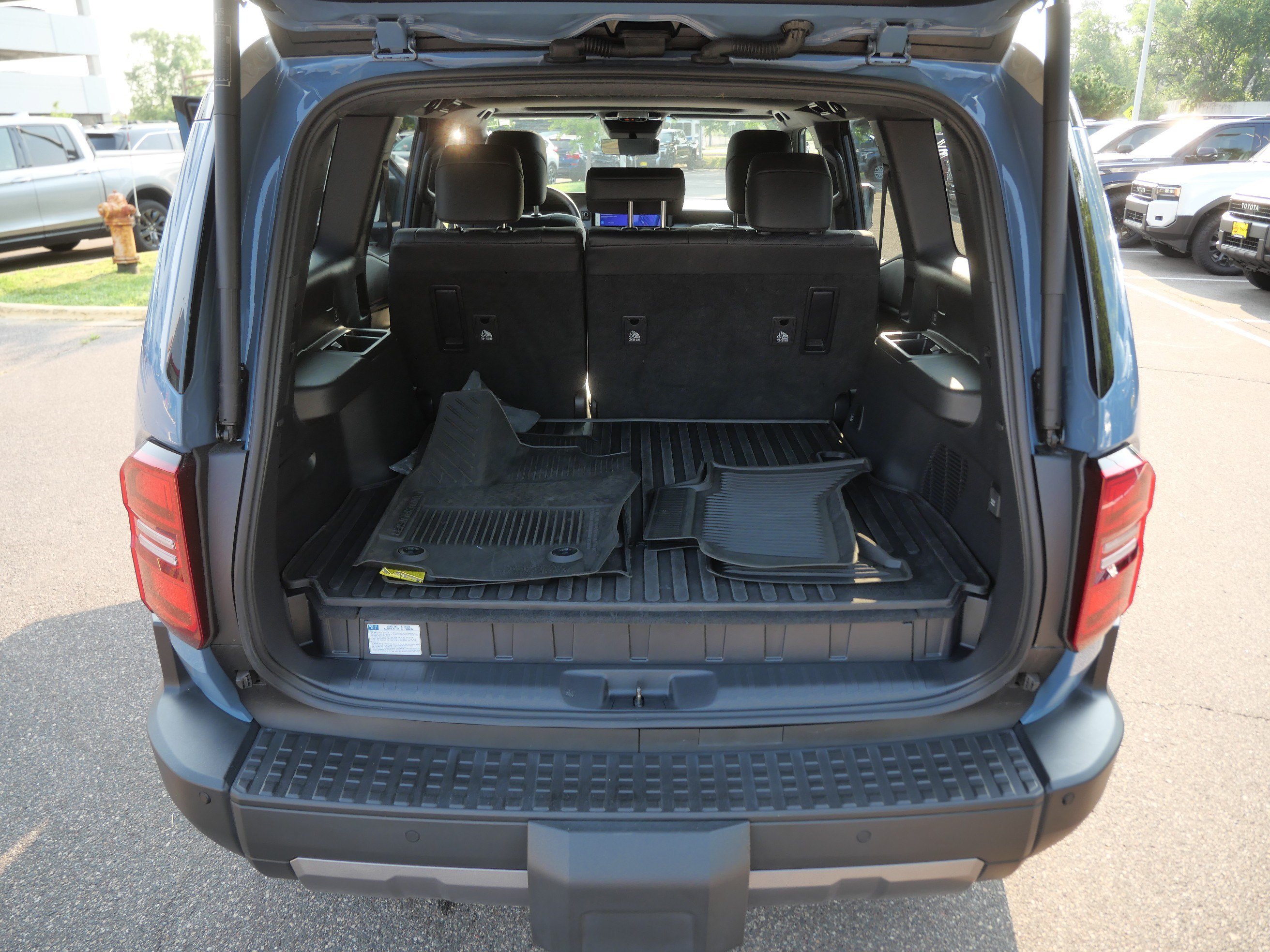 Certified 2025 Toyota Land Cruiser w/ Premium Package AWD/4WD image 19