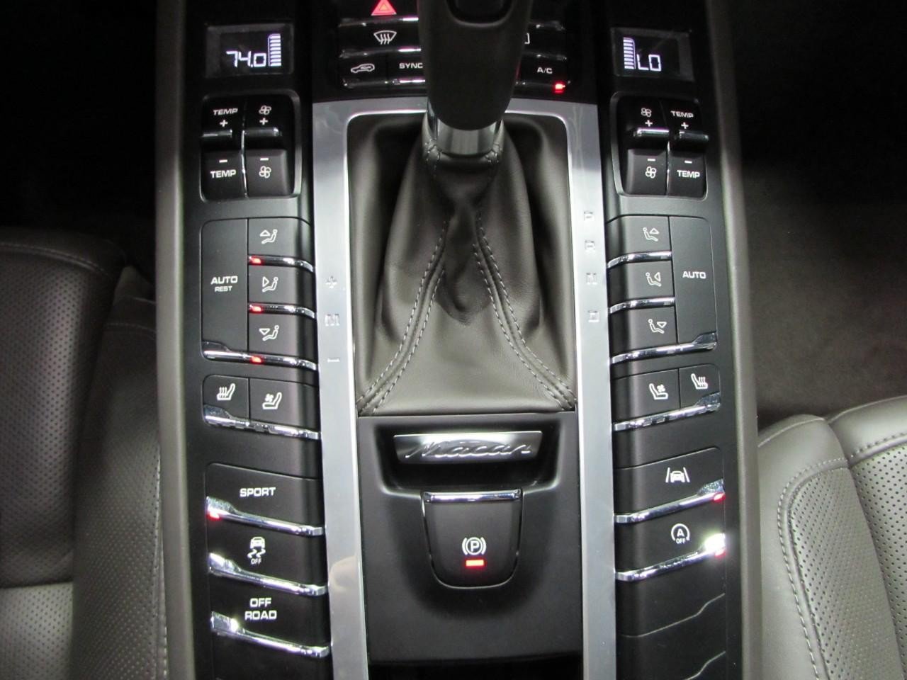 Used 2021 Porsche Macan S AWD/4WD image 32
