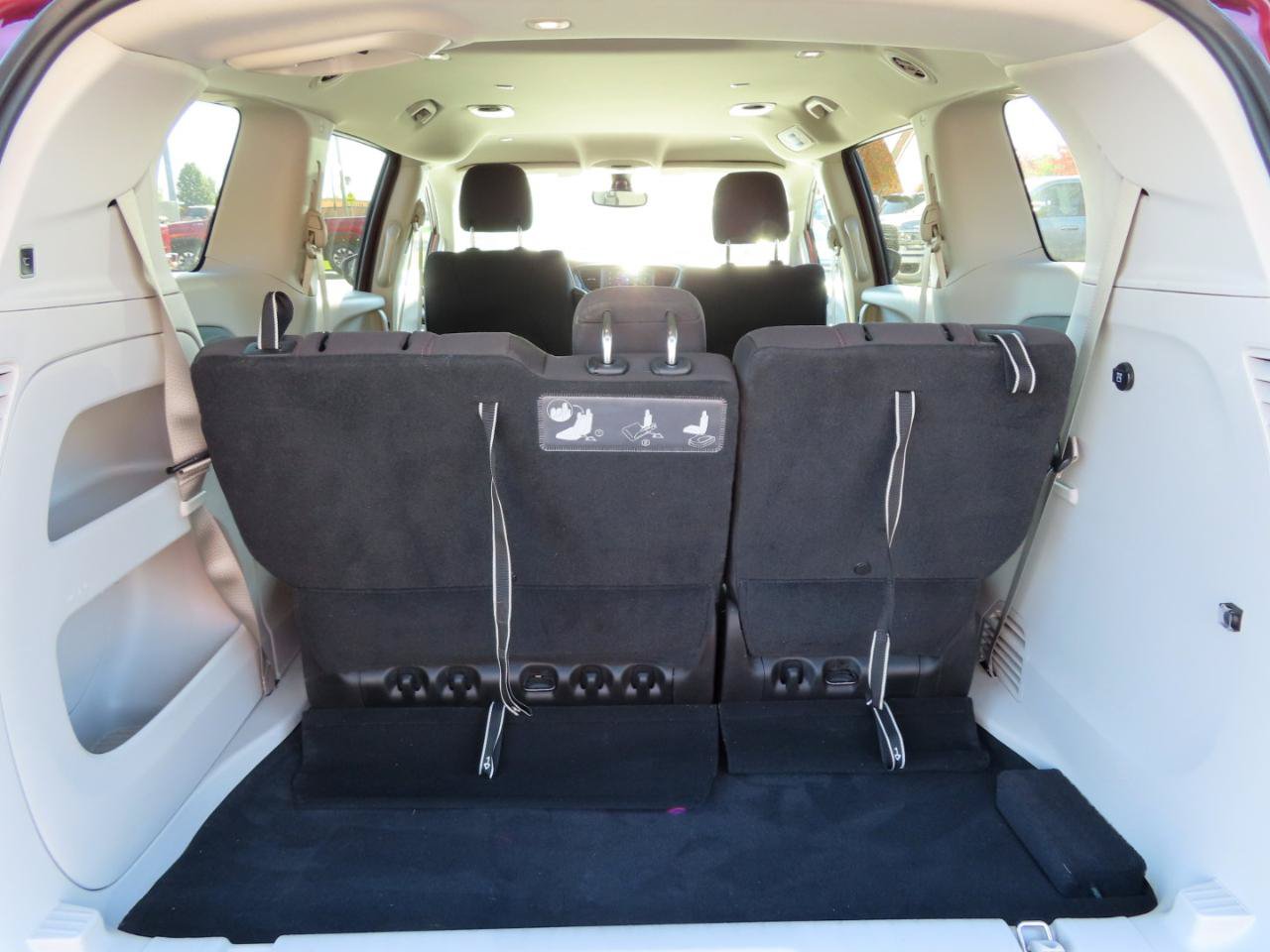 Used 2017 Chrysler Pacifica Touring FWD image 36