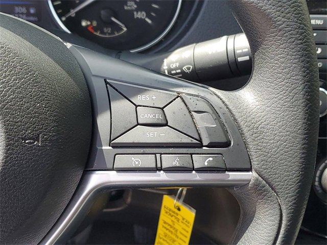 Used 2018 Nissan Rogue S image 17