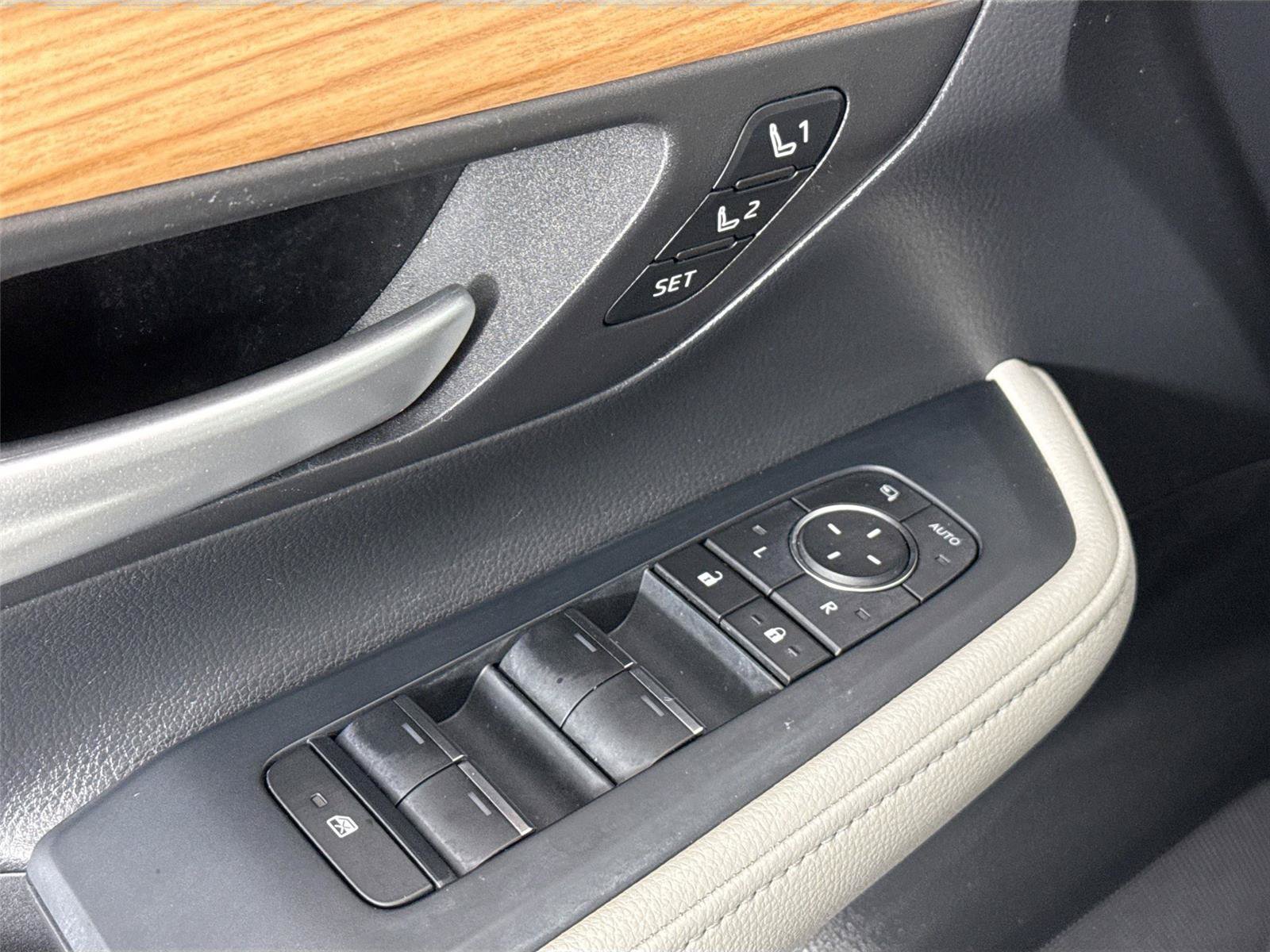 Certified 2024 Toyota Grand Highlander AWD image 29