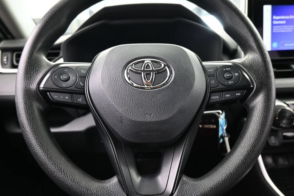 Used 2024 Toyota RAV4 LE AWD/4WD image 22