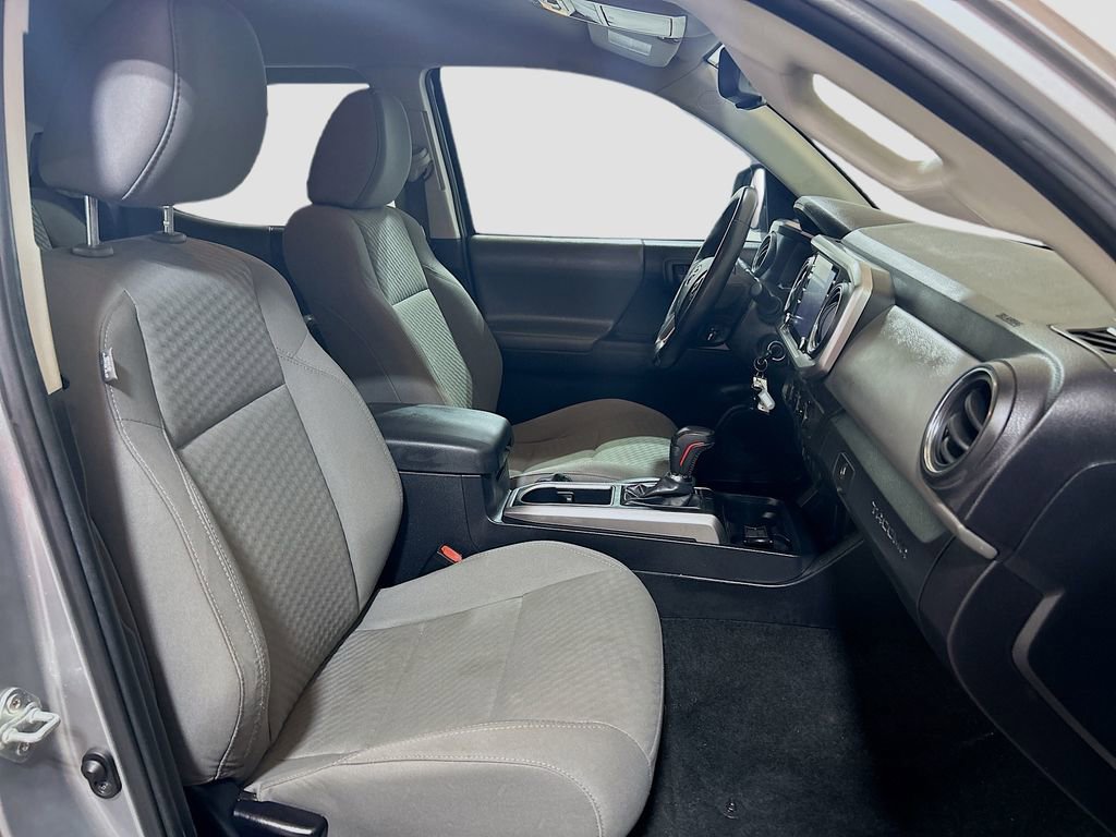 Used 2022 Toyota Tacoma SR5 RWD image 23