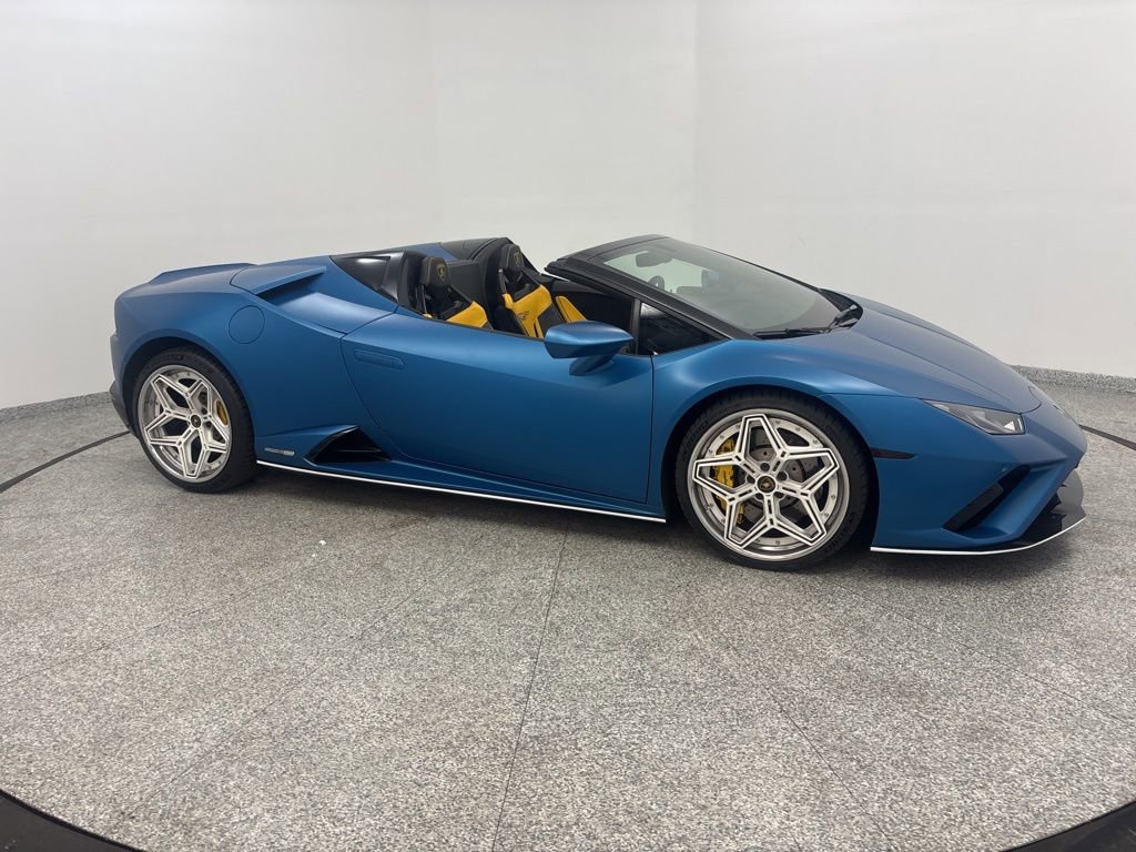 Used 2020 Lamborghini Huracan EVO image 18