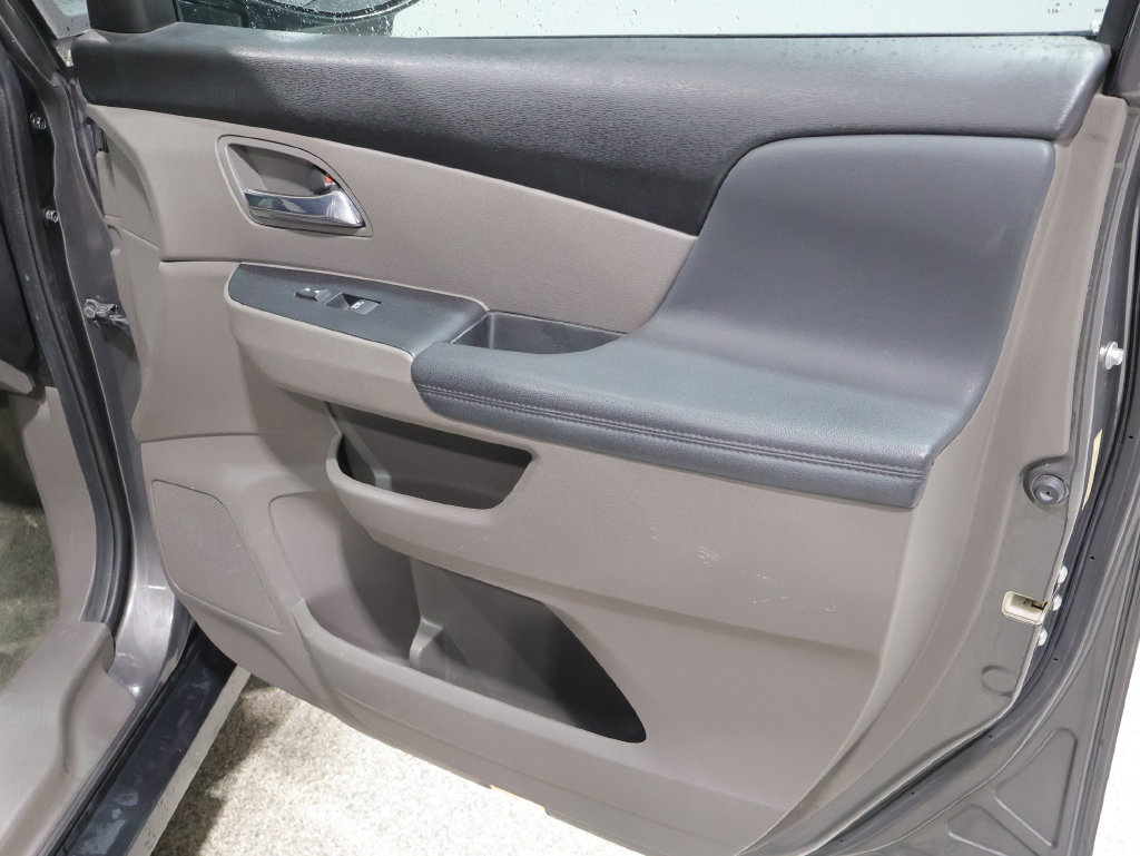 Used 2015 Honda Odyssey EX image 29