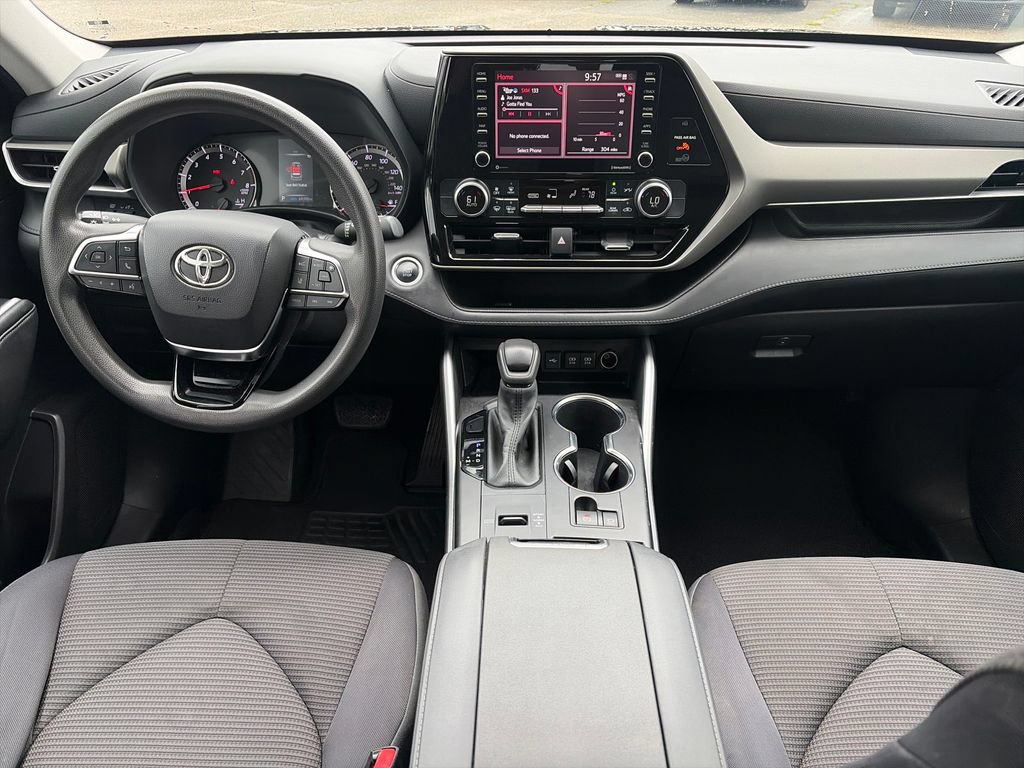 Used 2021 Toyota Highlander L FWD image 13