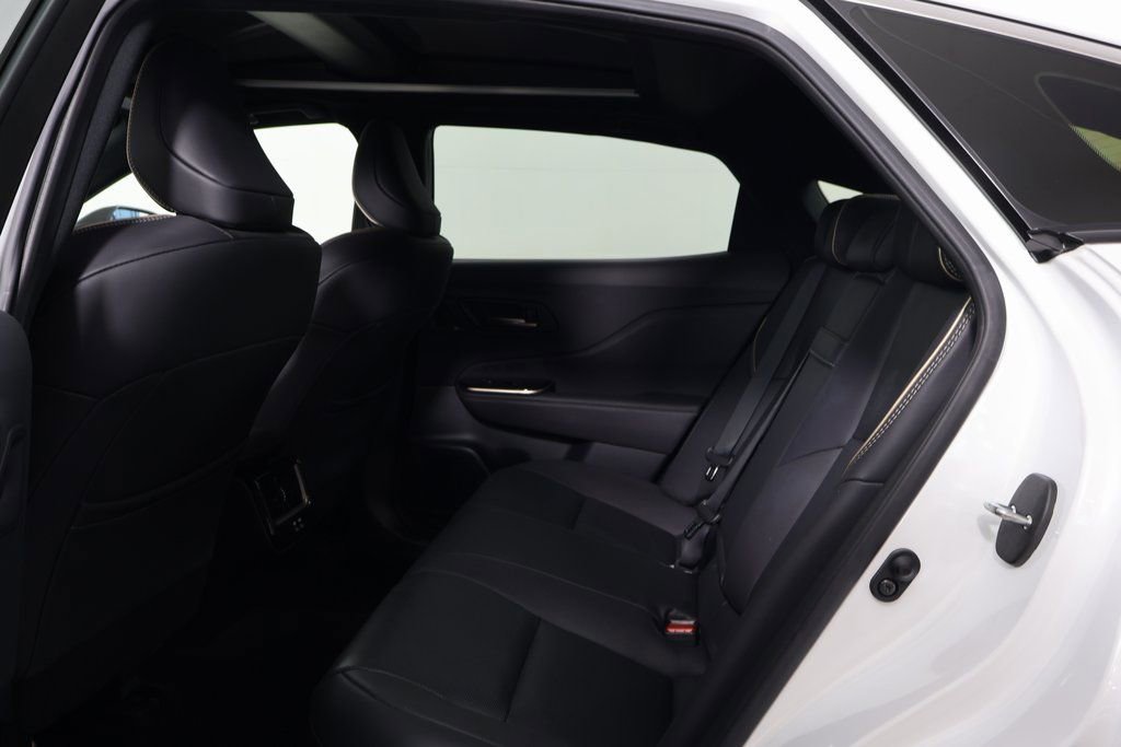 Used 2024 Toyota Crown Platinum AWD/4WD image 11