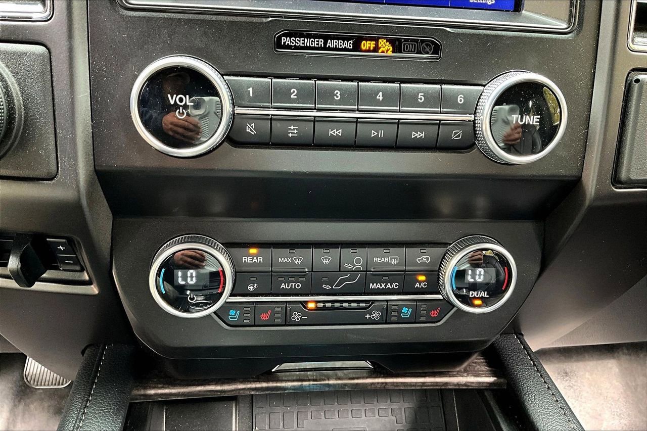 Used 2021 Ford Expedition Max Limited image 25