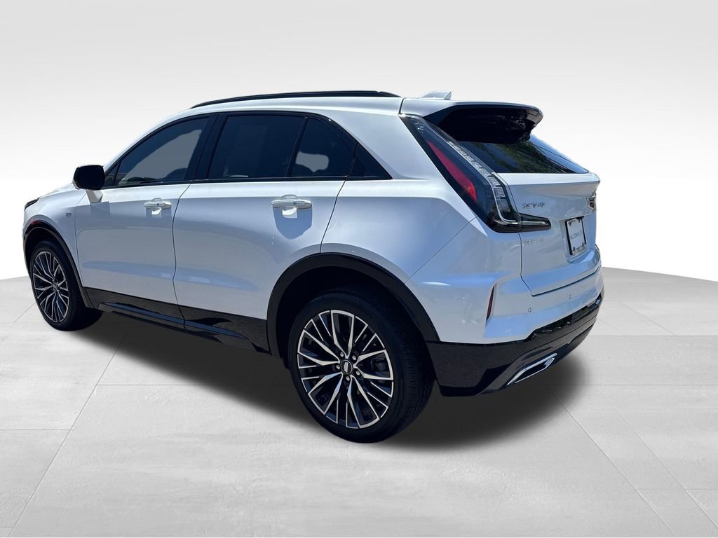 Used 2025 Cadillac XT4 Sport w/ Cold Weather Package FWD image 5