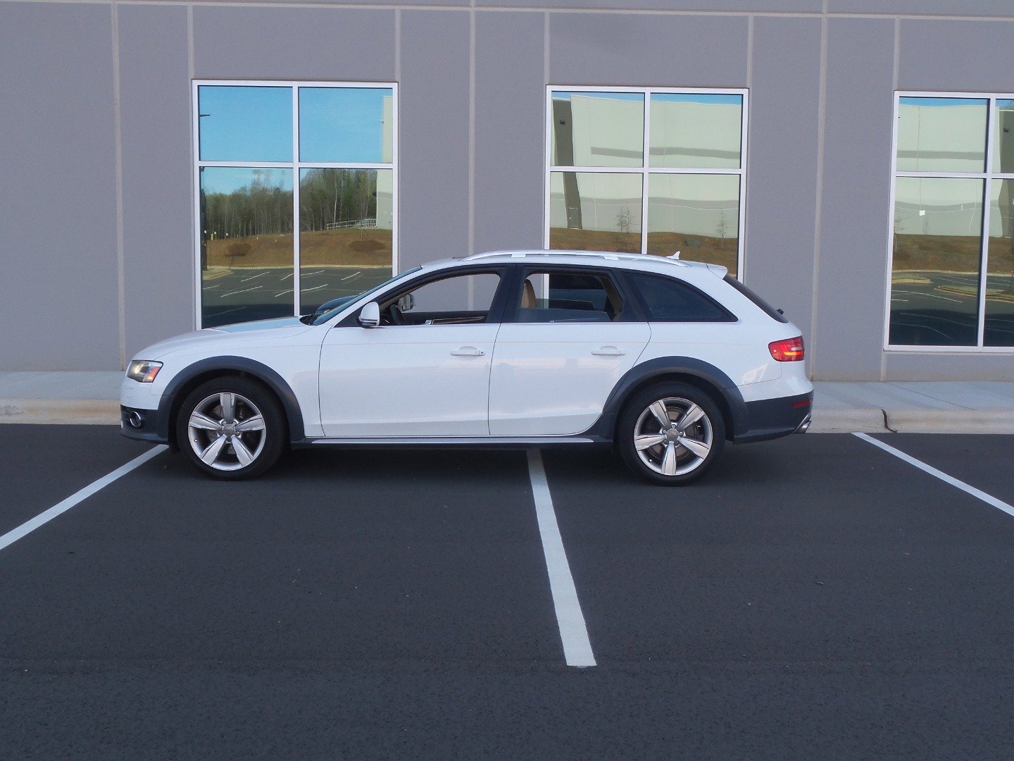 Used 2013 Audi A4 Premium Plus w/ Premium Plus Pkg image 75