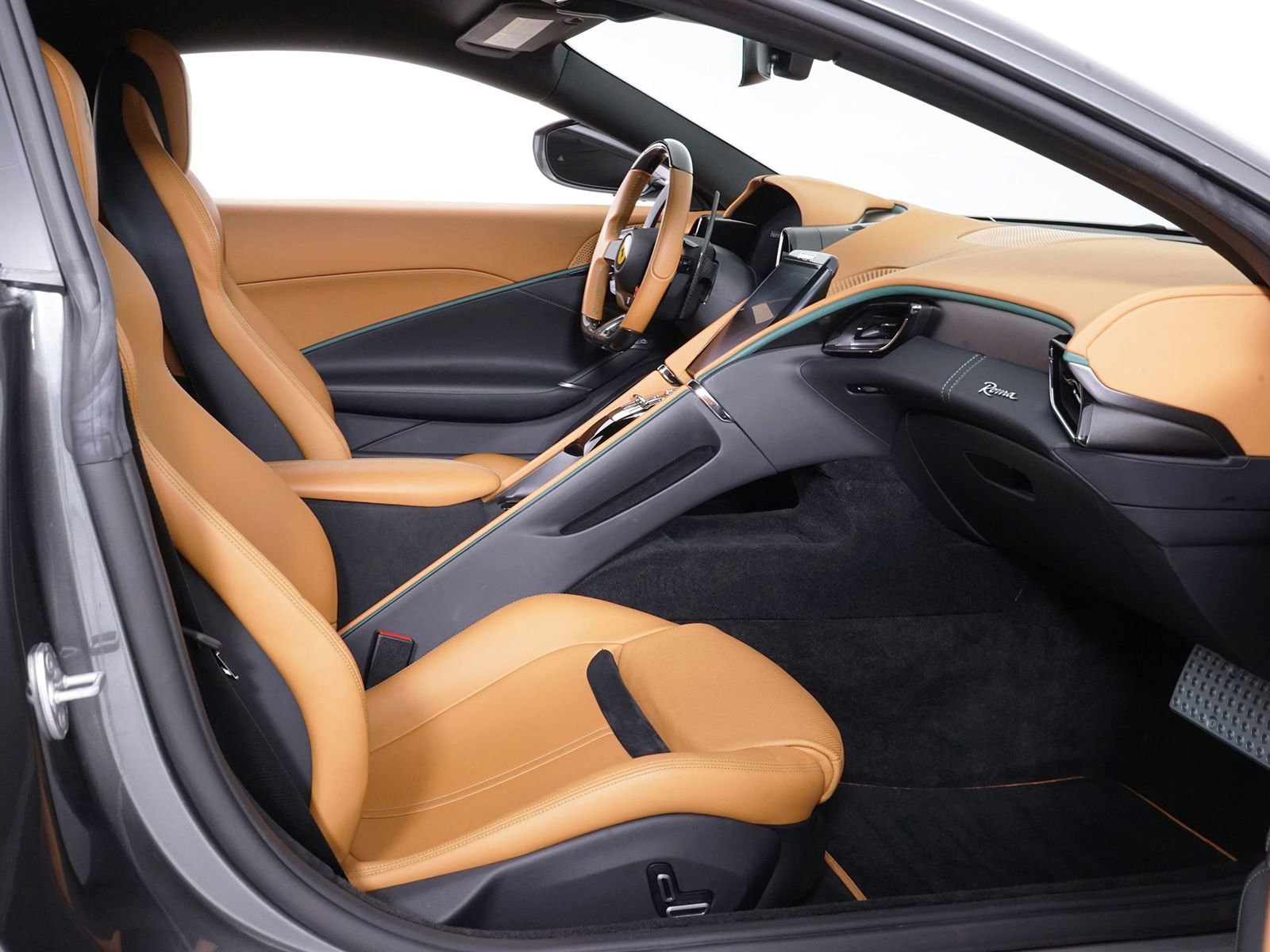Used 2021 Ferrari Roma RWD image 25