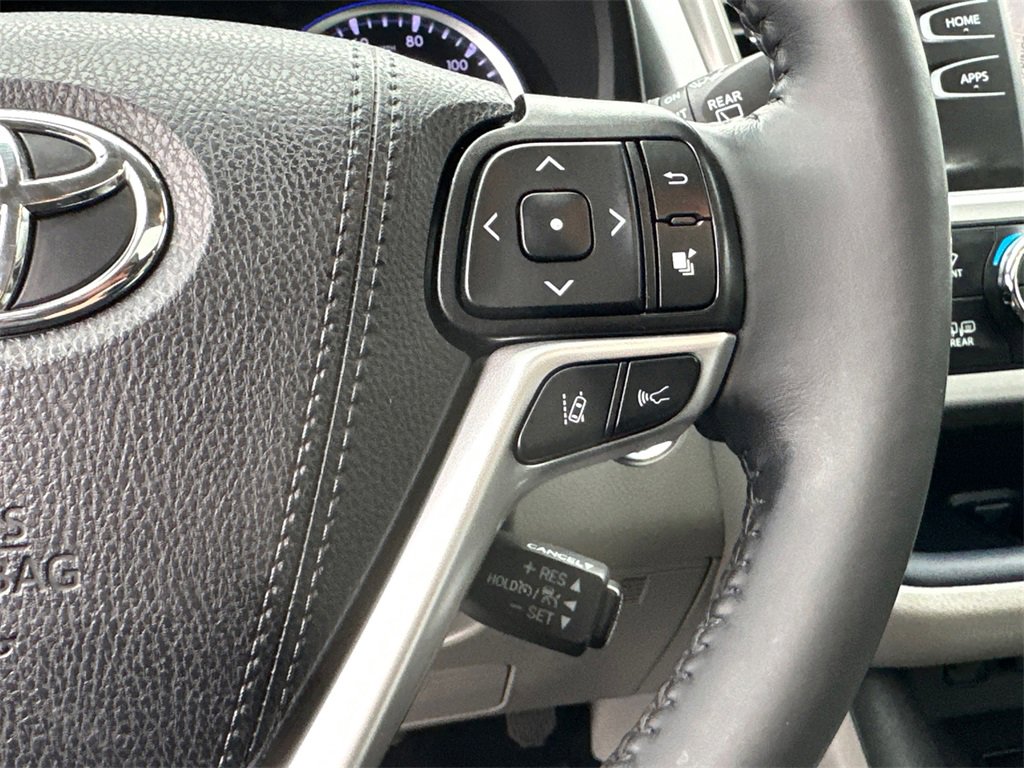 Used 2019 Toyota Highlander XLE image 28