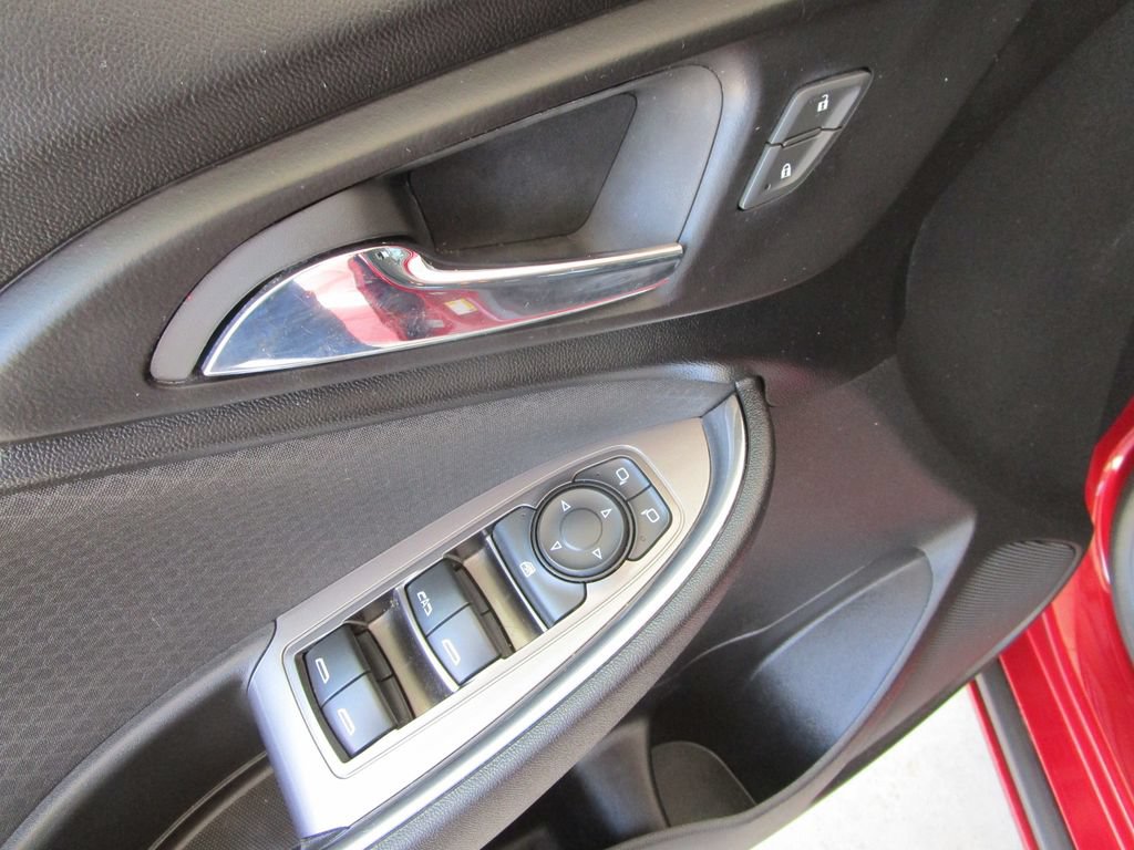 Used 2018 Chevrolet Malibu LT FWD image 22