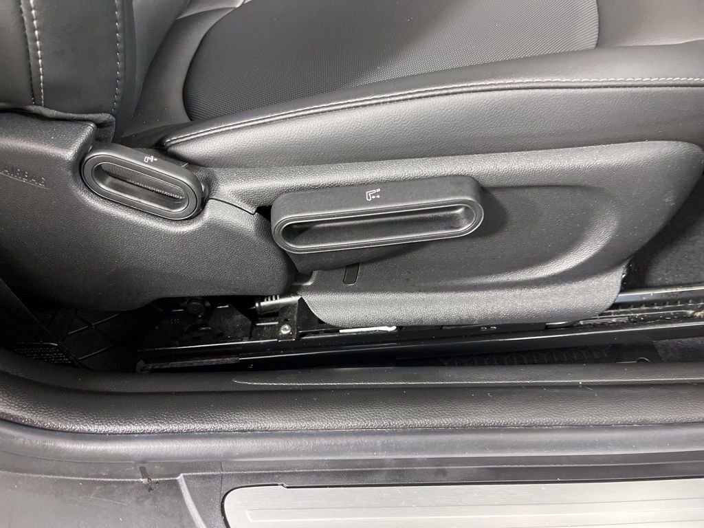 Used 2019 MINI Cooper 2-Door Hardtop image 17