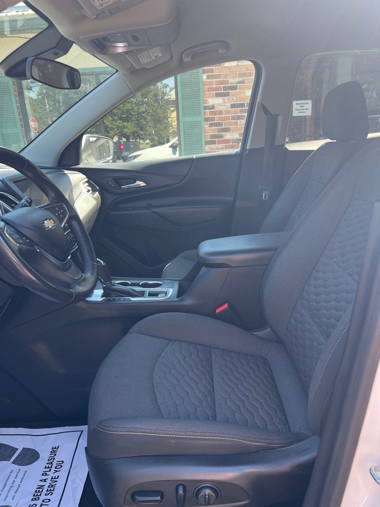 Used 2021 Chevrolet Equinox LT image 3