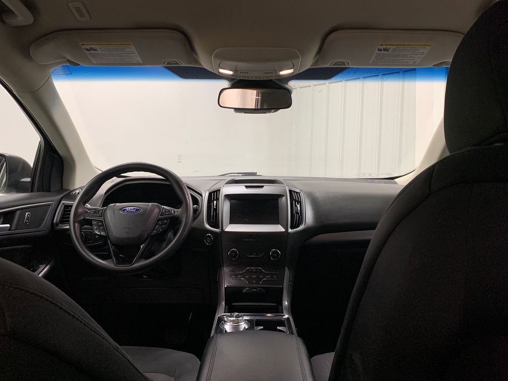 Used 2020 Ford Edge SE image 17