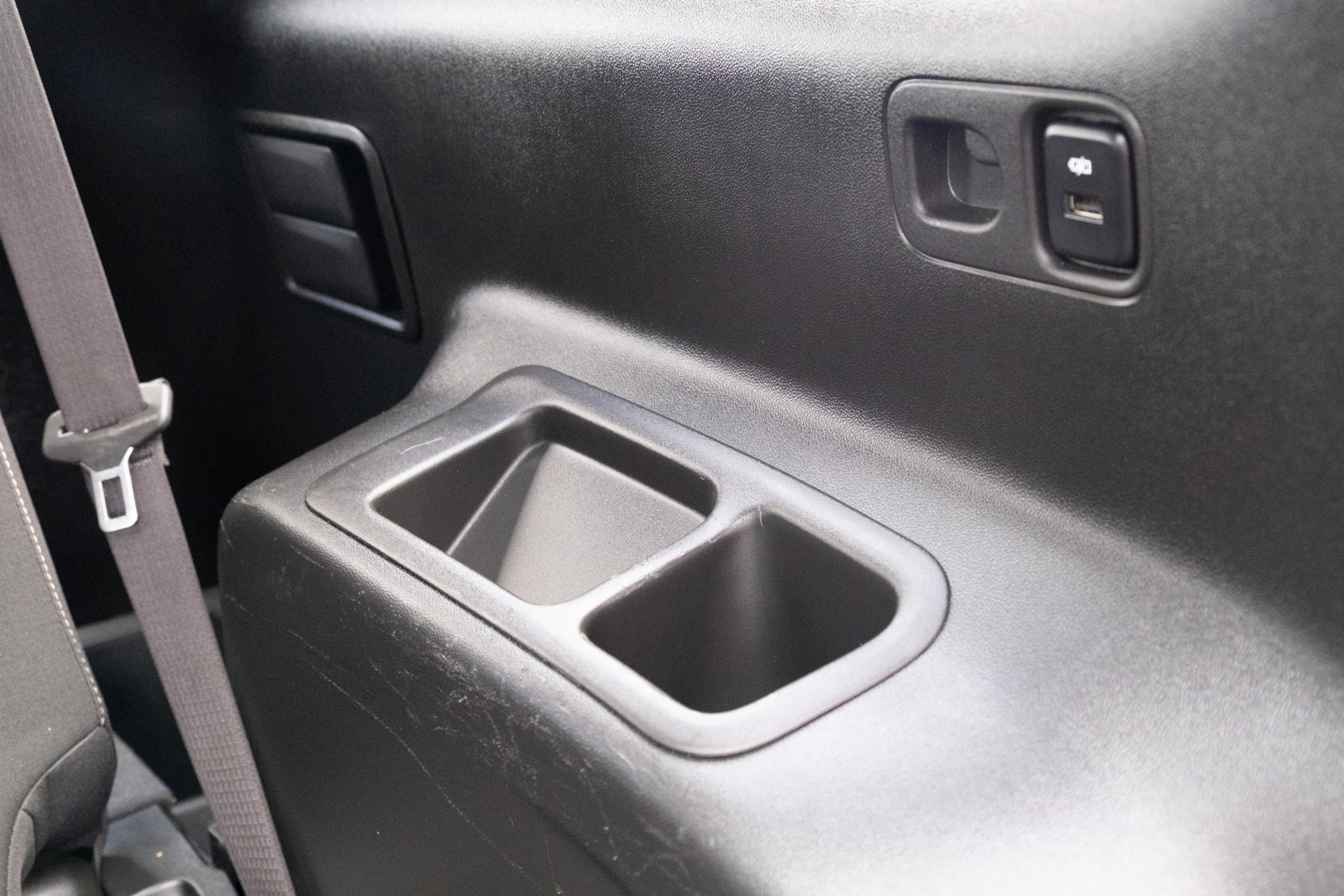 Used 2022 GMC Acadia SLE image 21