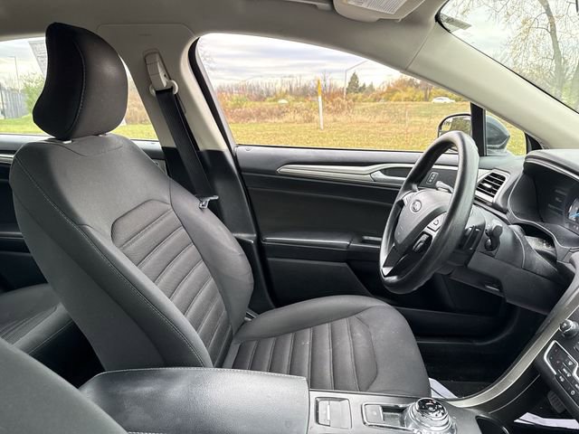 Used 2018 Ford Fusion SE w/ Fusion SE Technology Package image 12