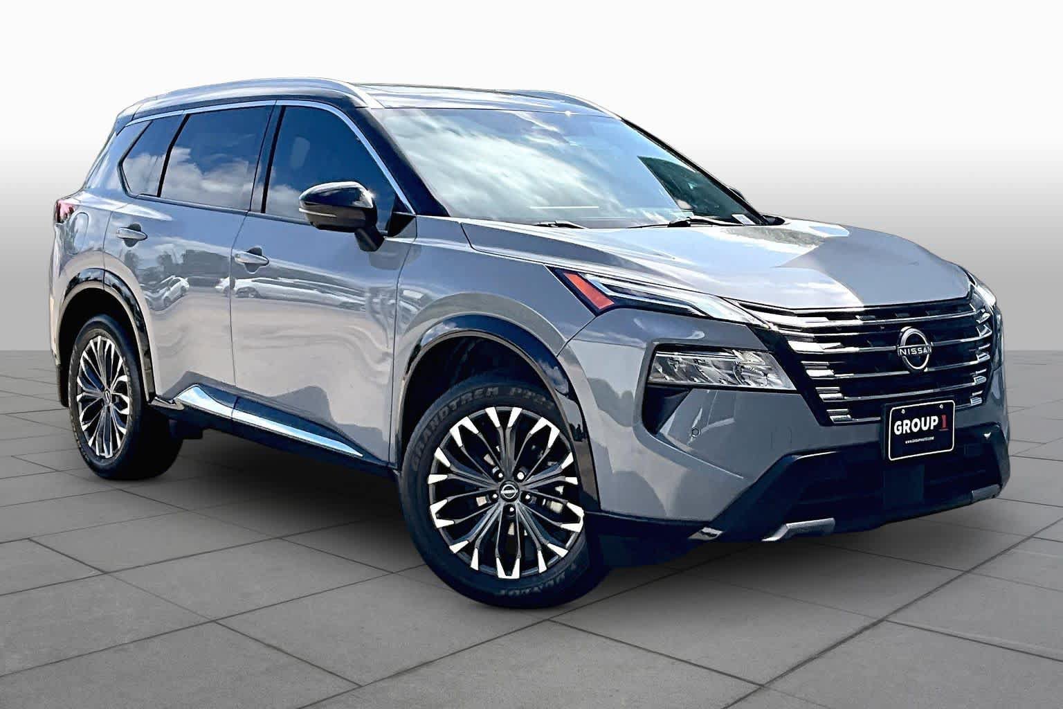 Certified 2024 Nissan Rogue Platinum w/ Platinum Premium Package FWD image 3