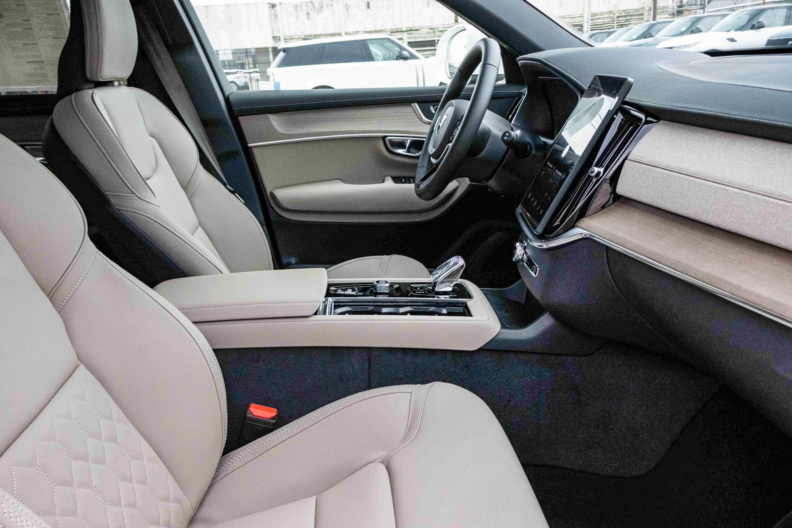 New 2026 Volvo XC90 B5 Core image 17