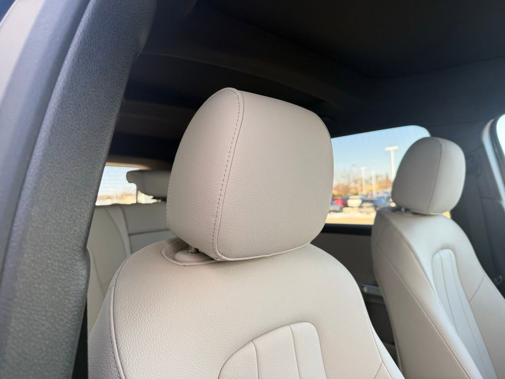 New 2026 Mercedes-Benz GLB 250 4MATIC image 14