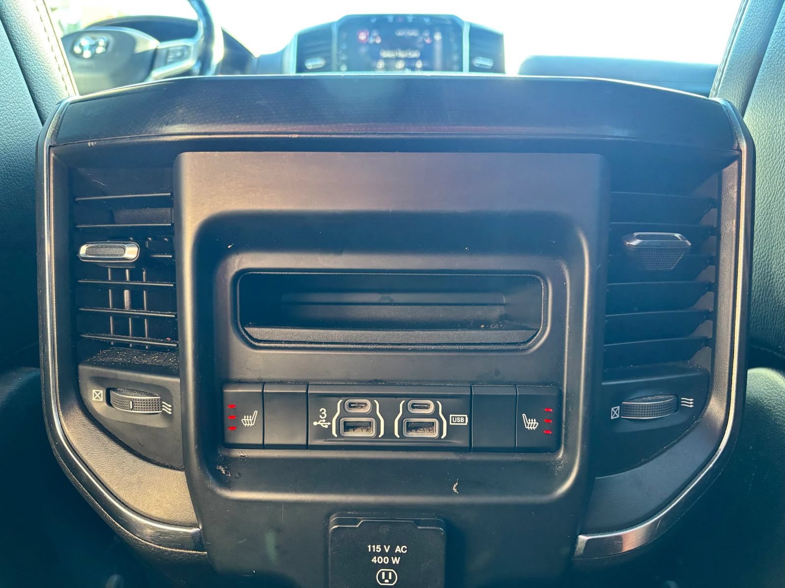 Used 2019 RAM 1500 Laramie AWD/4WD image 21