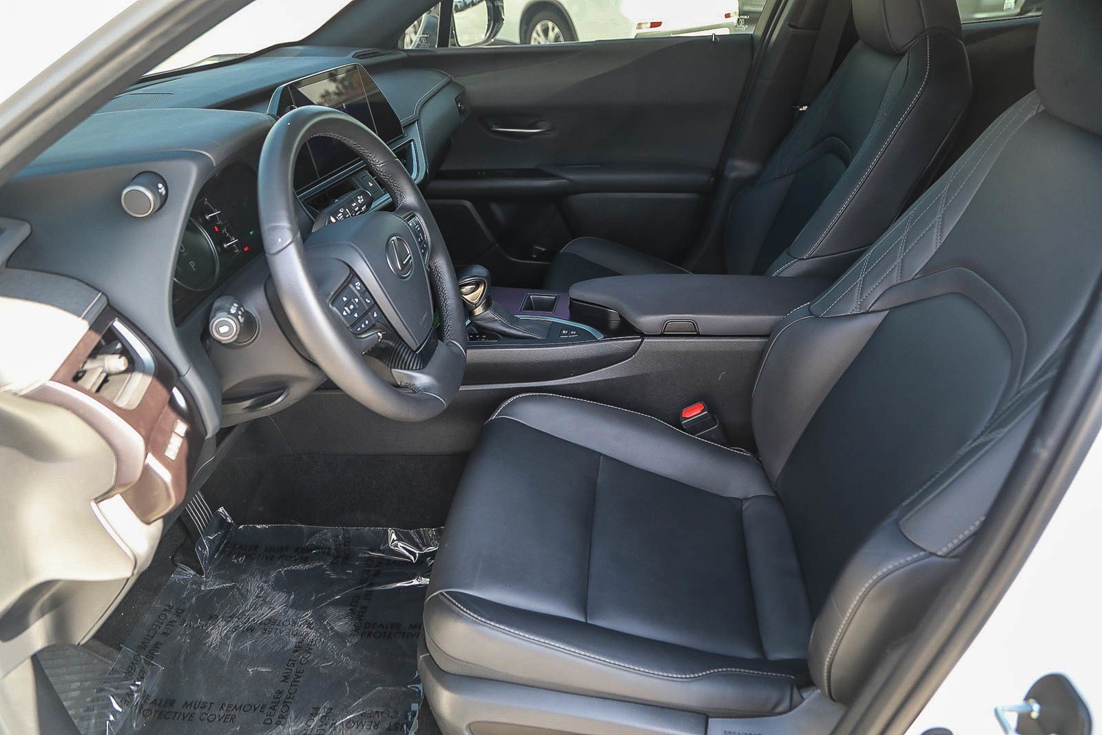 Used 2024 Lexus UX 250h FWD image 17