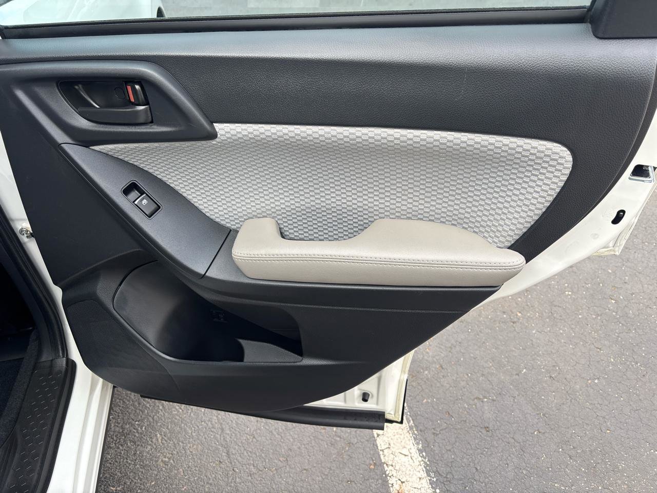 Used 2018 Subaru Forester 2.5i w/ Alloy Wheel Package image 25