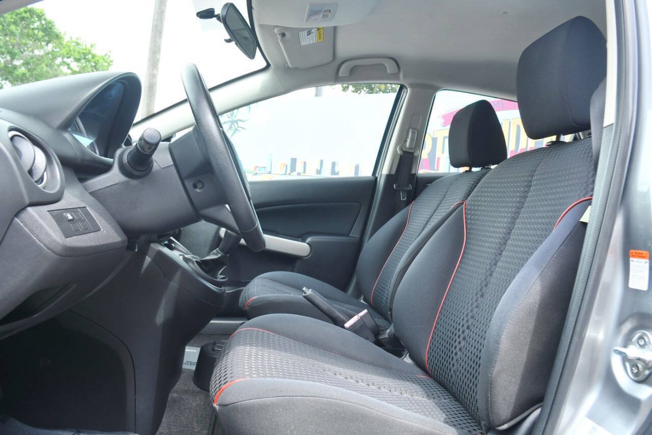 Used 2011 MAZDA MAZDA2 Touring FWD image 21